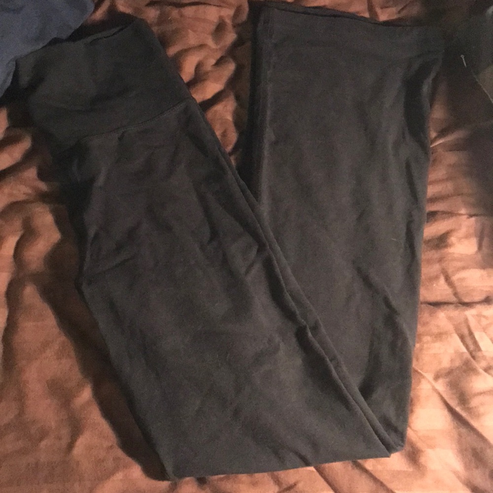 Earth yoga pants